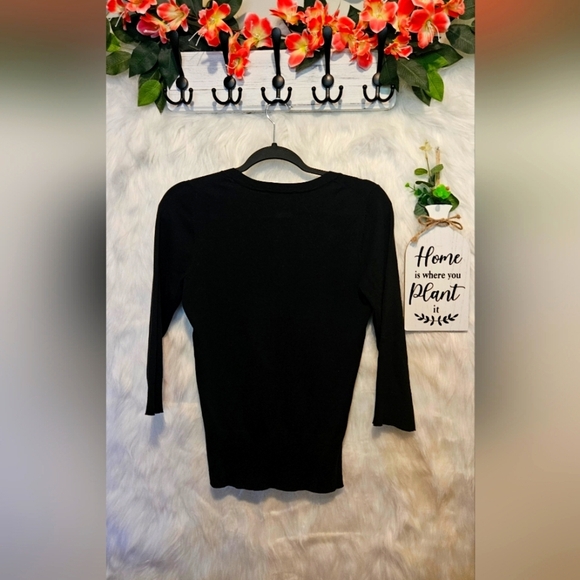 Classic Scoop Neck Sweater w/ 3/4 Length Sleeves - Picture 2 of 4